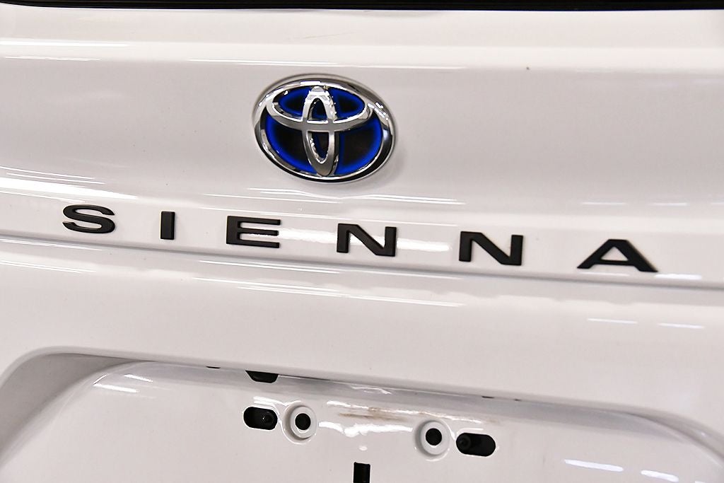 2024 Toyota Sienna LE 8 Passenger