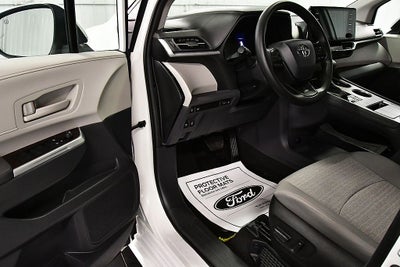 2024 Toyota Sienna LE 8 Passenger