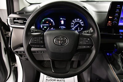 2024 Toyota Sienna LE 8 Passenger