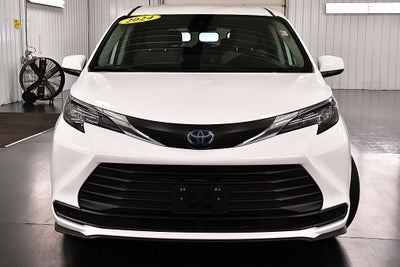 2024 Toyota Sienna LE 8 Passenger