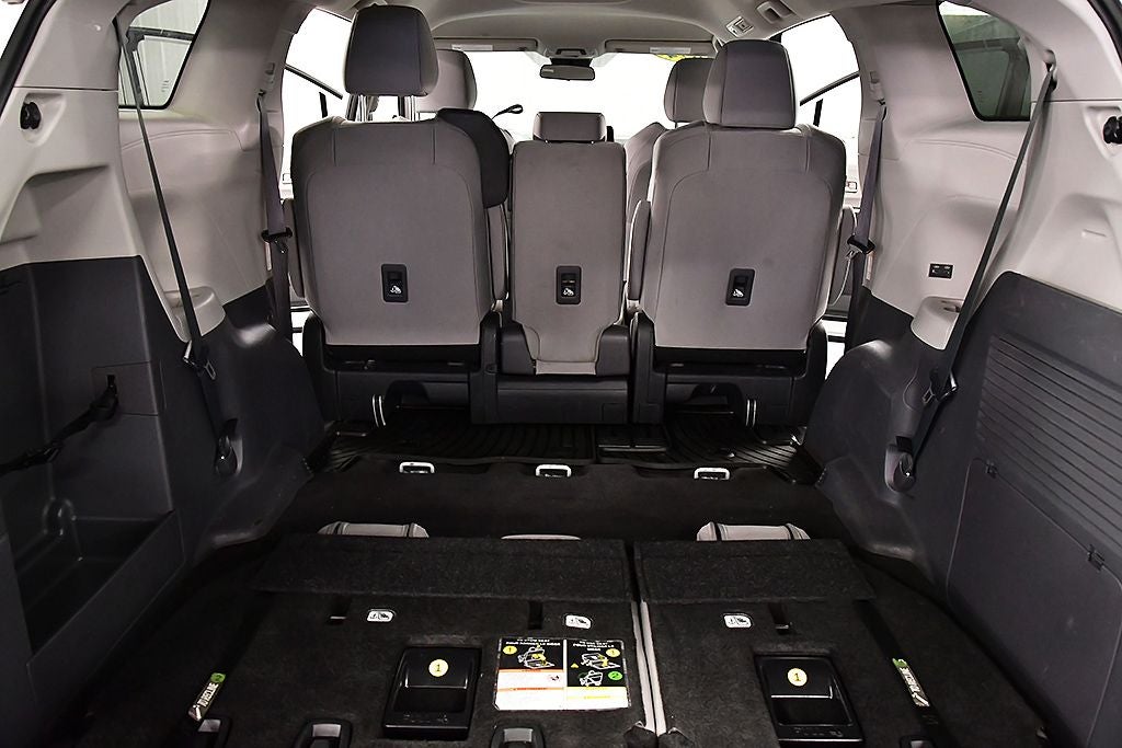 2024 Toyota Sienna LE 8 Passenger