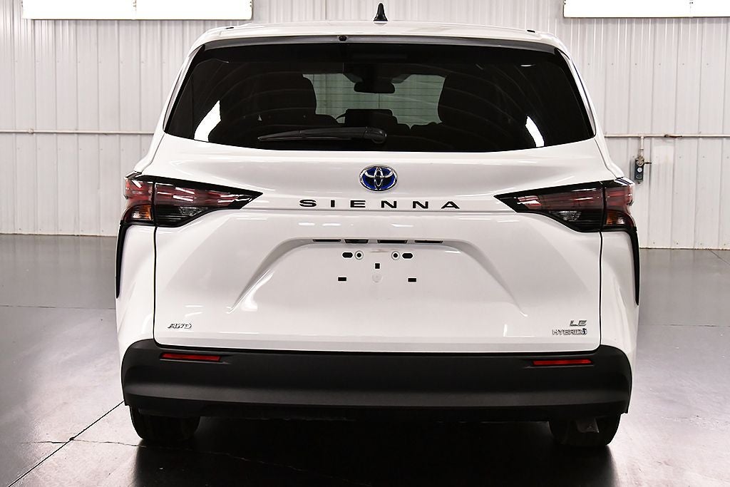 2024 Toyota Sienna LE 8 Passenger