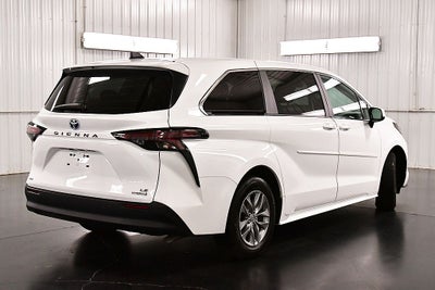 2024 Toyota Sienna LE 8 Passenger