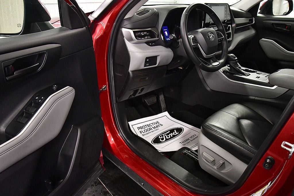 2022 Toyota Highlander LE