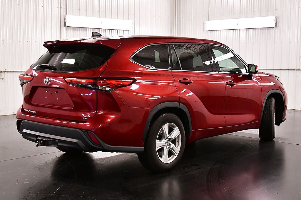 2022 Toyota Highlander LE