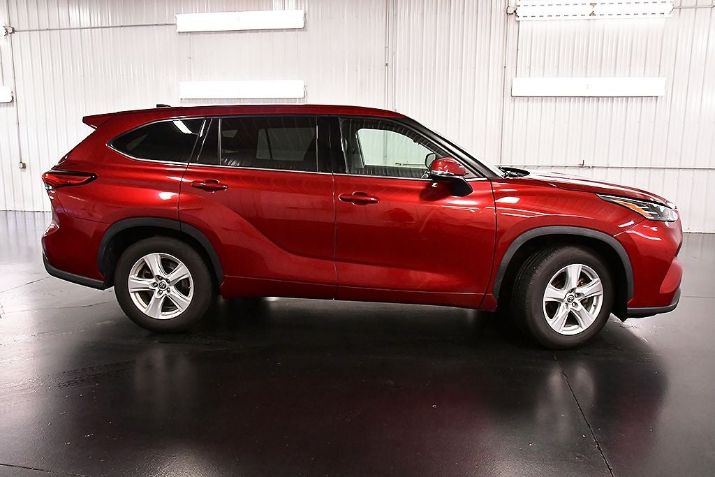 2022 Toyota Highlander LE